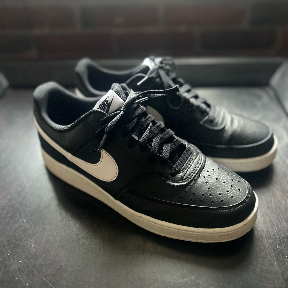 Nike Men's Court Vision Low Black and White - Picture 2 of 5